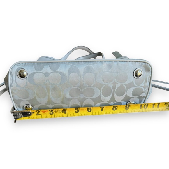 Coach Signature Nylon Adjustable/detachable crossbody. Light grey - Picture 8 of 13